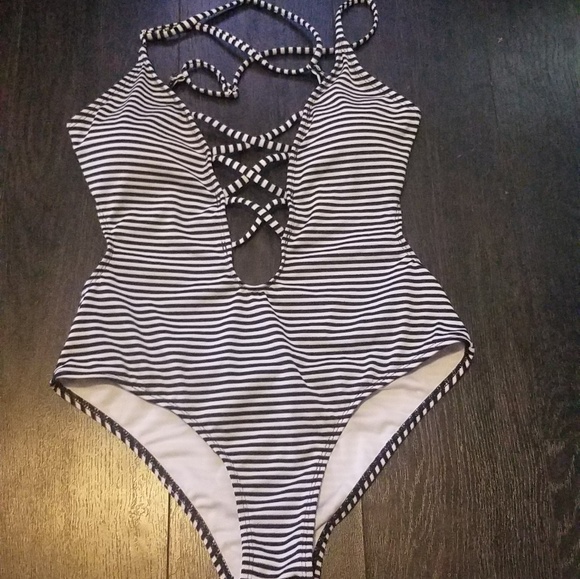 Cupshe Other - cup she black and white bathing suit one piece